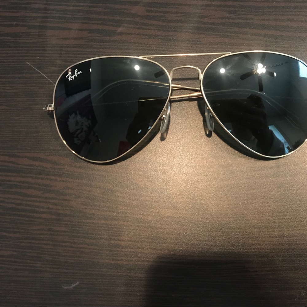 Classic Ray-Ban gold black aviator sunglasses